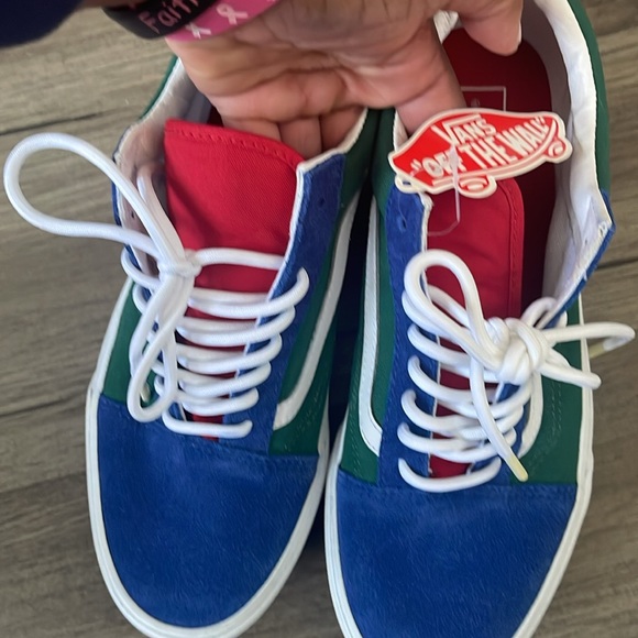 Vans - Picture 4 of 7